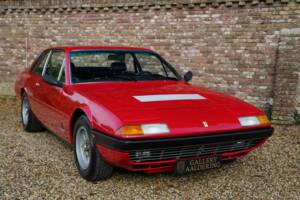 Image 32/50 de Ferrari 365 GT4 2+2 (1974)