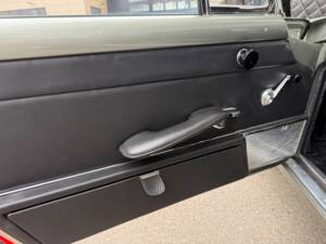 Image 16/26 of Ferrari 250 GT 2+2 (1962)