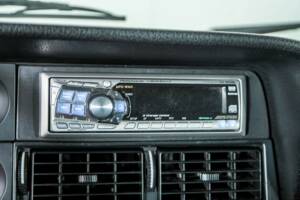 Immagine 24/50 di Volvo 240 GL (1990)