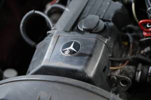 Image 75/95 of Mercedes-Benz 300 SL (1993)
