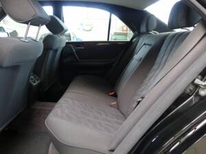 Image 26/33 of Mercedes-Benz E 230 (1995)