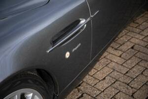 Image 36/39 of Aston Martin V12 Vanquish (2003)