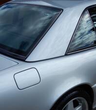 Image 27/35 of Mercedes-Benz SL 500 (2000)