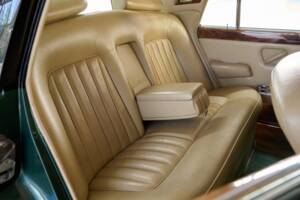 Imagen 42/50 de Rolls-Royce Silver Shadow II (1977)