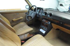 Bild 11/28 von Mercedes-Benz 230 C (1980)