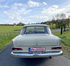 Image 5/16 de Mercedes-Benz 220 b (1964)