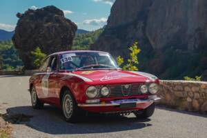 Image 2/4 of Alfa Romeo 2000 Berlina (1972)