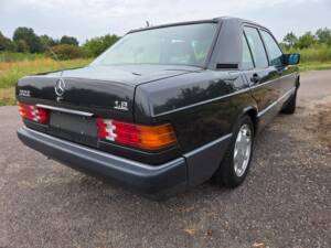 Bild 4/39 von Mercedes-Benz 190 E 1.8 (1992)
