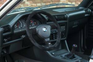 Image 3/50 of BMW M3 (1990)