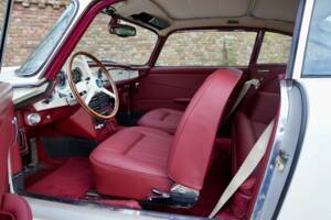 Afbeelding 3/50 van Aston Martin DB 4 (1961)