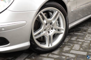 Image 61/84 of Mercedes-Benz E 55 AMG (2002)