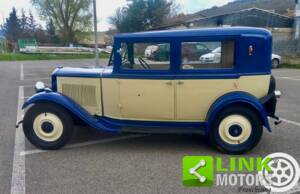 Image 4/10 of Renault Monaquatre (1932)