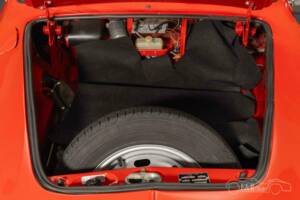 Image 19/19 of Volkswagen Karmann Ghia 1600 (1970)