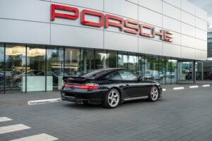 Image 56/63 of Porsche 911 Carrera 4S (2004)