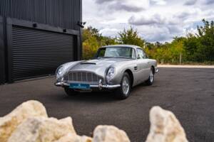 Image 3/42 de Aston Martin DB 5 (1964)
