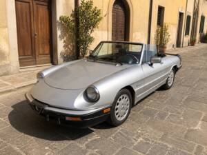 Bild 1/8 von Alfa Romeo 2.0 Spider (1987)