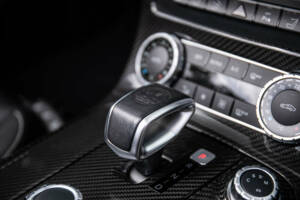 Image 32/50 of Mercedes-Benz SLS AMG Roadster (2014)