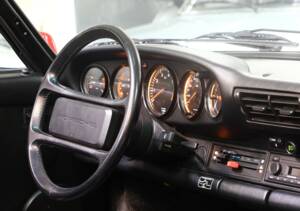 Image 29/47 of Porsche 911 Carrera 3.2 (1989)
