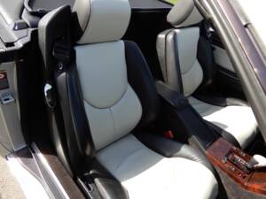 Image 10/25 of Mercedes-Benz SL 500 (2000)