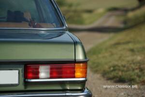 Image 14/17 of Mercedes-Benz 280 CE (1977)