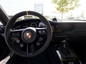 Image 6/17 of Porsche 911 GT3 RS Weissach (2023)