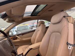 Bild 16/29 von Mercedes-Benz CL 500 (2002)