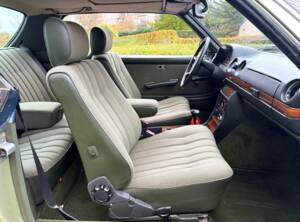 Afbeelding 33/35 van Mercedes-Benz 280 CE (1983)