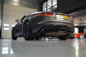 Bild 43/50 von Jaguar F-Type (2019)