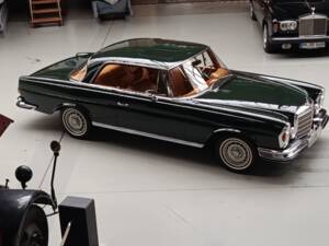 Image 9/54 of Mercedes-Benz 280 SE 3,5 (1970)