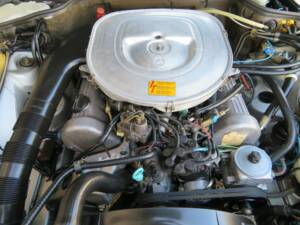 Imagen 15/19 de Mercedes-Benz 380 SEC (1982)