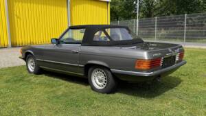 Image 10/24 de Mercedes-Benz 280 SL (1984)