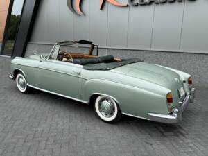 Image 15/50 of Mercedes-Benz 220 S Cabriolet (1958)