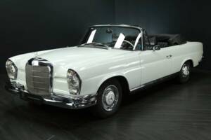 Imagen 3/50 de Mercedes-Benz 250 SE (1966)