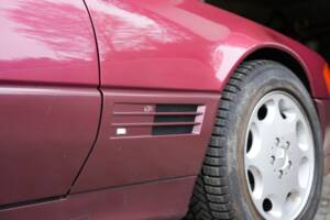 Image 25/95 of Mercedes-Benz 300 SL (1993)