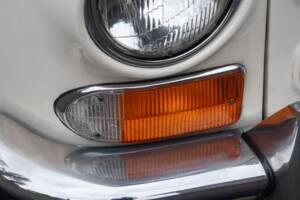 Image 35/50 of Jaguar XJ 6 4.2 (1972)