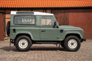Image 11/42 of Land Rover Defender 90 (2015)