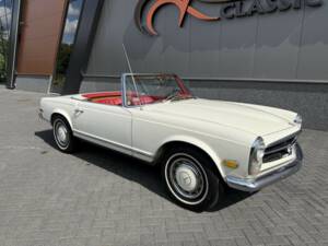 Immagine 8/50 di Mercedes-Benz 280 SL (1968)