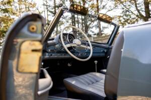 Image 50/56 of Mercedes-Benz 190 SL (1956)