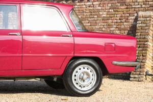 Image 18/50 of Alfa Romeo Giulia Nuova Super 1300 (1975)