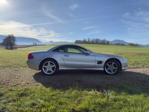 Image 19/89 of Mercedes-Benz SL 500 (2002)