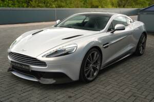 Image 26/50 of Aston Martin Vanquish (2014)