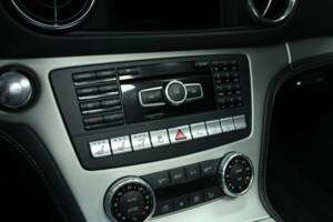 Bild 19/50 von Mercedes-Benz SL 500 (2015)