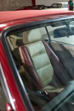 Image 40/45 of BMW 320i (1990)