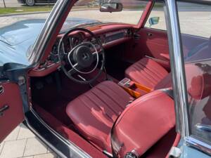 Image 9/20 of Mercedes-Benz 280 SL (1970)