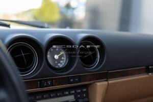 Image 29/37 of Mercedes-Benz 560 SL (1989)