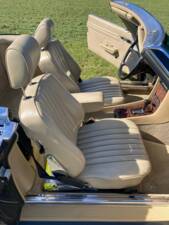 Image 20/42 de Mercedes-Benz 560 SL (1988)