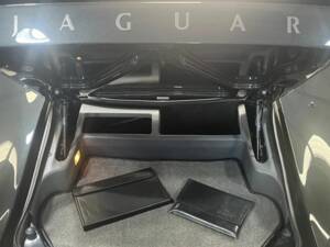 Image 56/60 of Jaguar XJ 220 (1992)