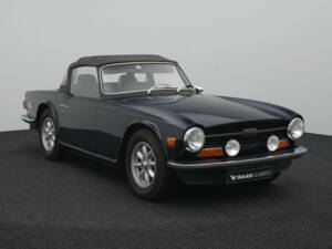 Image 2/33 of Triumph TR 6 (1969)