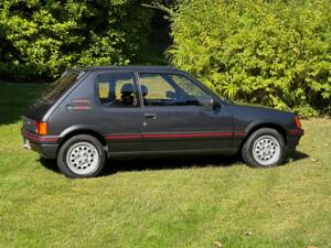 Bild 13/39 von Peugeot 205 GTi 1.6 (1986)