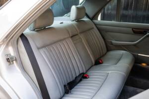 Bild 22/50 von Mercedes-Benz 500 SEL (1984)